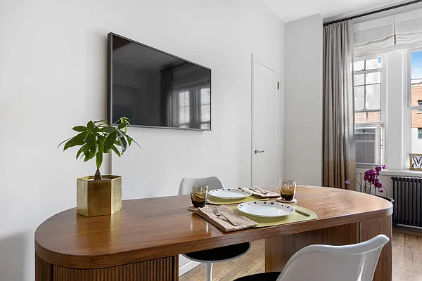 Rented by Compass | media 14