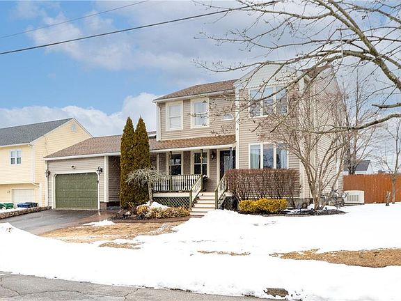 2nd image of 21 Sarah Ln