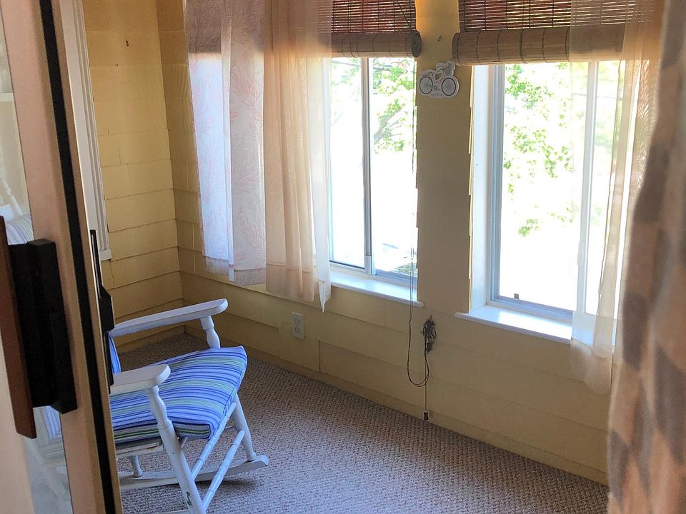 2nd image of 2 Williams Ct #2