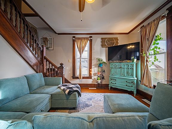3rd image of 49 Woodland Ave