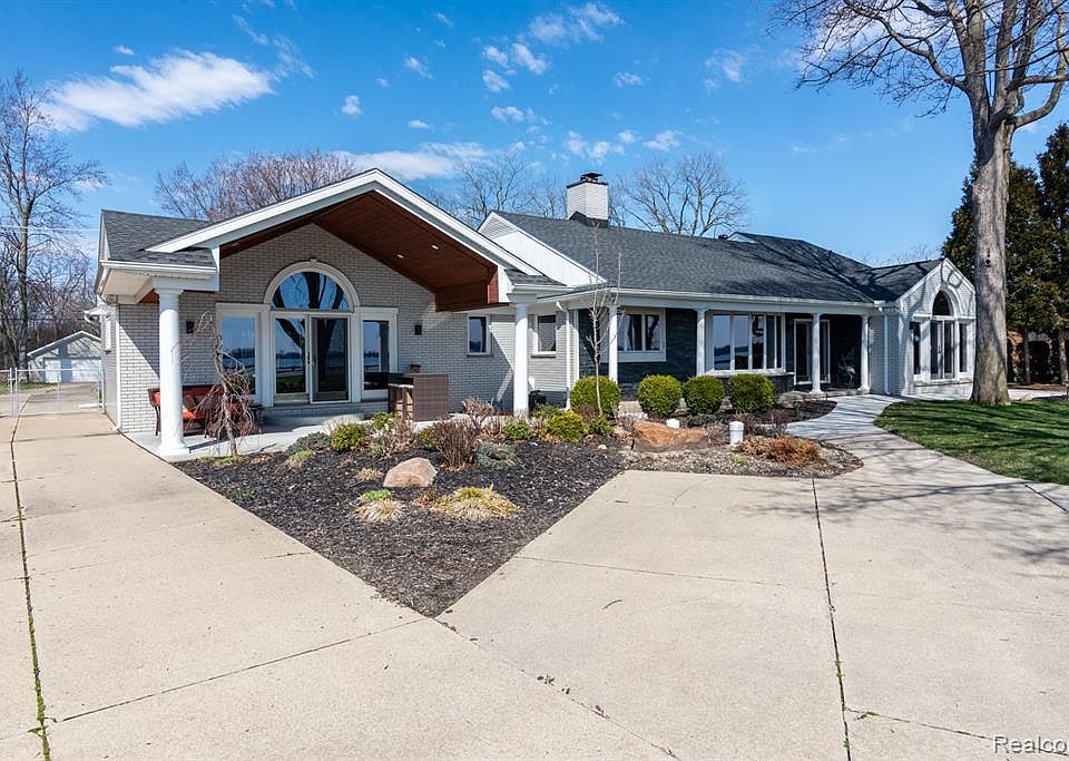 23722 E River Rd, Grosse Ile, MI 48138 MLS 20230025124 Zillow