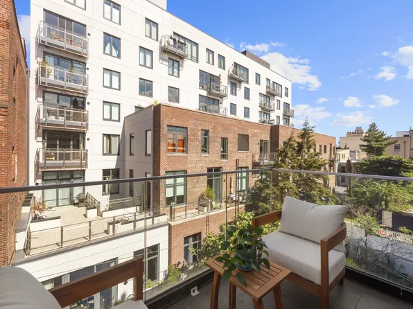 131 Devoe Street image 6 of 9