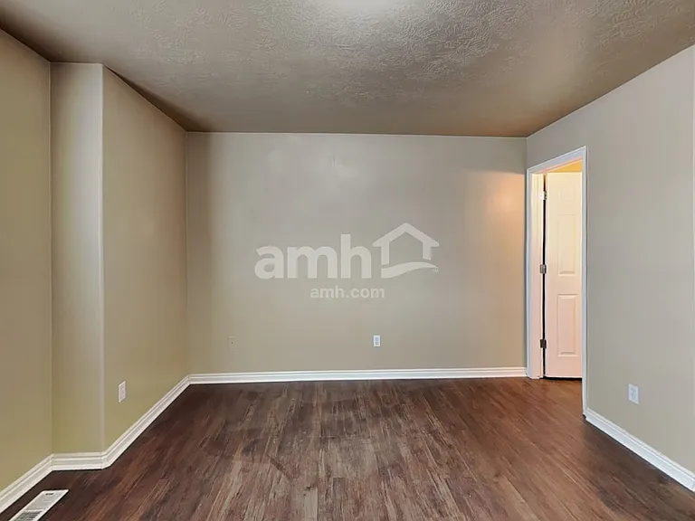 1251 S 820 W — Photo 11
