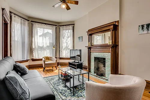 1648 N Oakley Ave #2 Photo 1