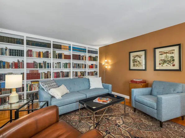 15 Cambridge Road, Hampstead, NH 03841