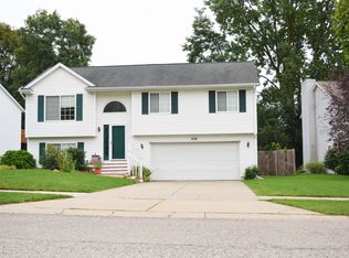 1516 Amberly Dr SE, Grand Rapids, MI 49508
