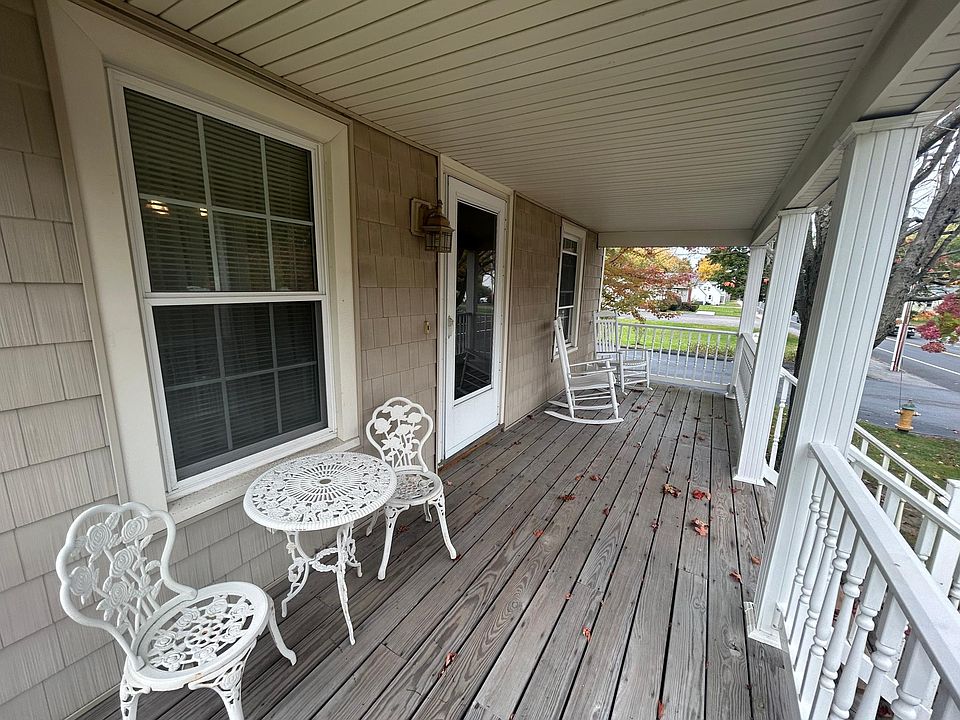 247 Spring St, Westbrook, ME 04092 Zillow