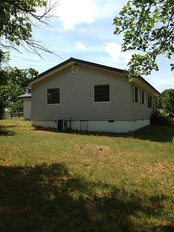 2nd image of 953 Fairground Rd