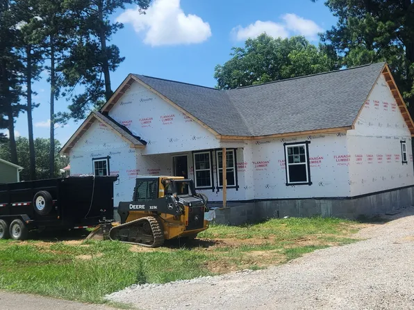 27147 Coral St, Ardmore, TN 38449