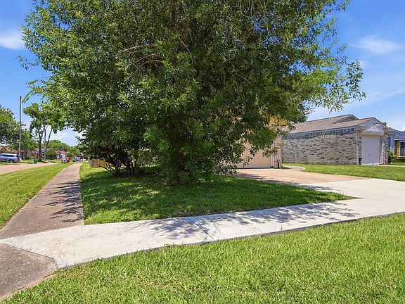 3rd image of 16226 Alden Ridge Dr