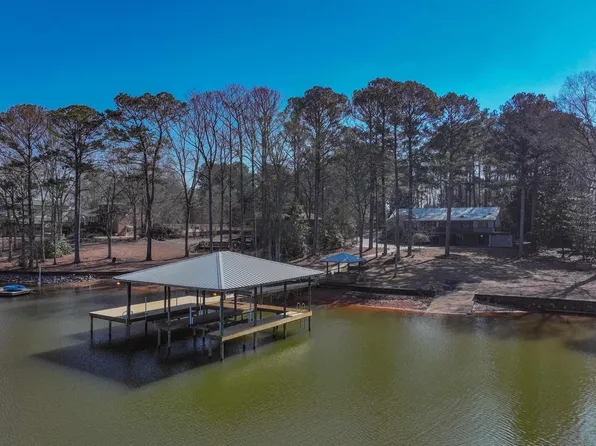 80 Silver Lake Dr, Cropwell, AL 35054