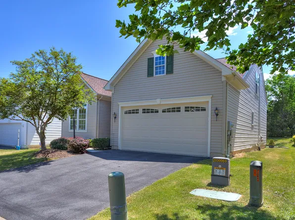 108 April Ave, Stephens City, VA 22655