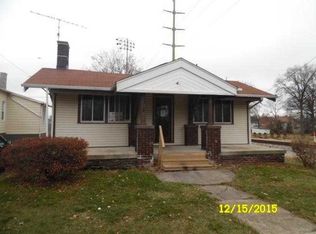 1318 Thoreau Rd, Lakewood, OH 44107