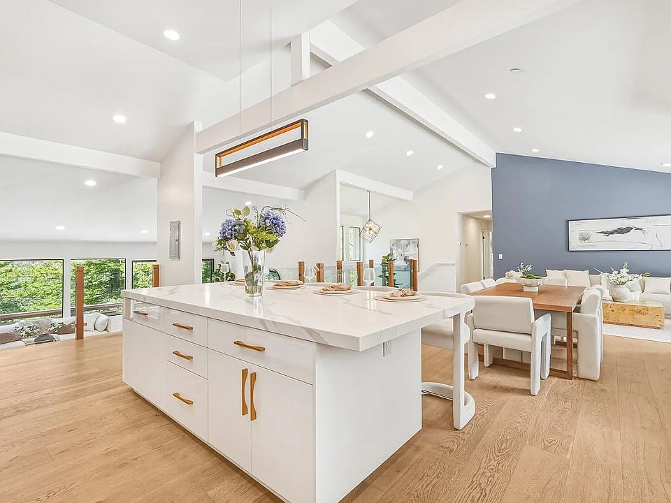 1st image of 11234 Sun Valley Dr #11234