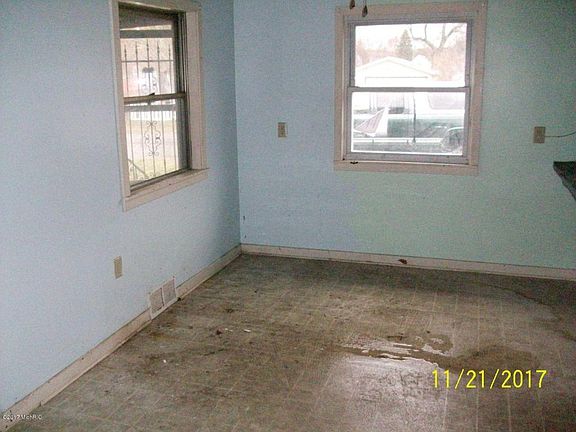5th image of 973 Baldanza Ave