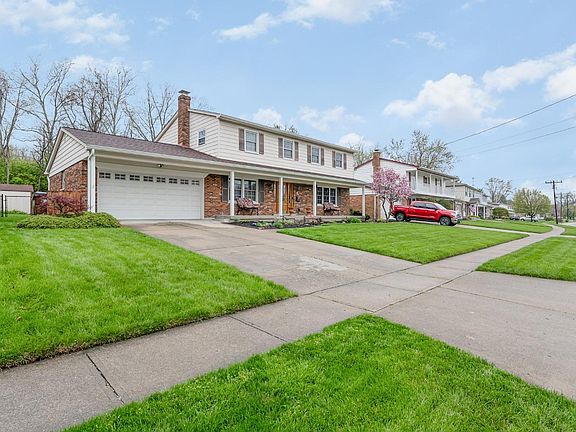 2nd image of 9325 Yellowwood Dr