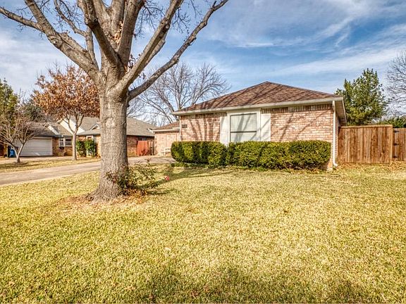 4th image of 2224 Woodview Dr