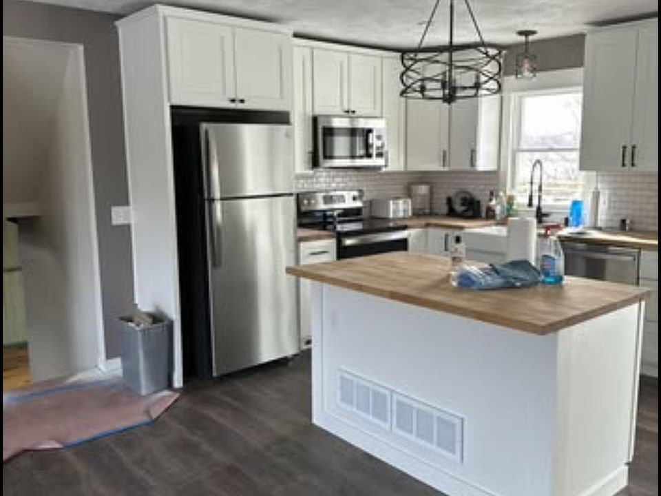 1st image of 7411 Pine Island Dr NE