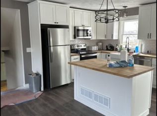 7411 Pine Island Dr NE, Belmont, MI 49306