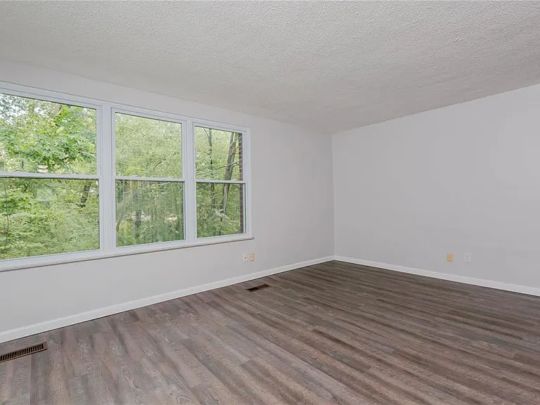 17 Tower Hill Ct — Photo 18
