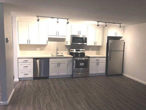 4th image of 60 E Lynn St APT 3