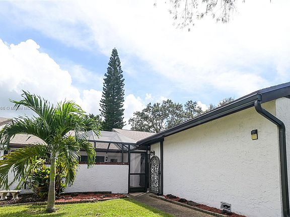 4th image of 6308 Pinehurst Cir E #C34