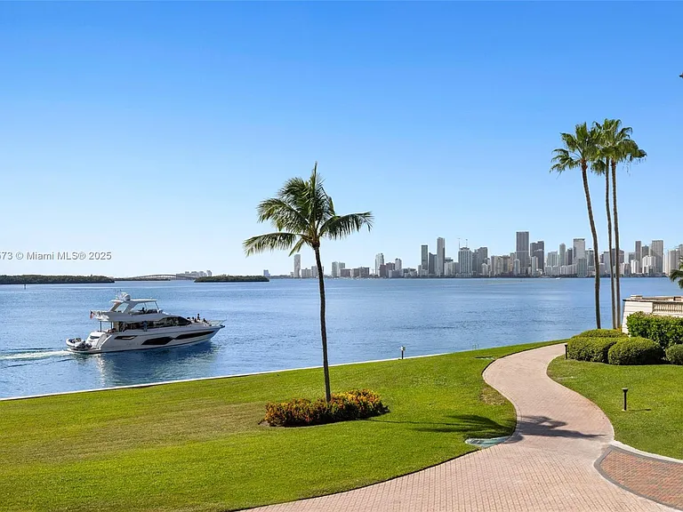 4924 Fisher Island Dr #4924 — Photo 1