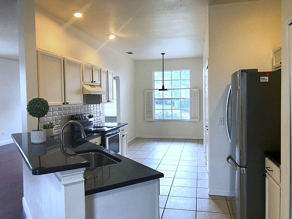 3rd image of 10496 Sun Villa Blvd