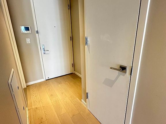 5th image of 4250 27th St APT 7D