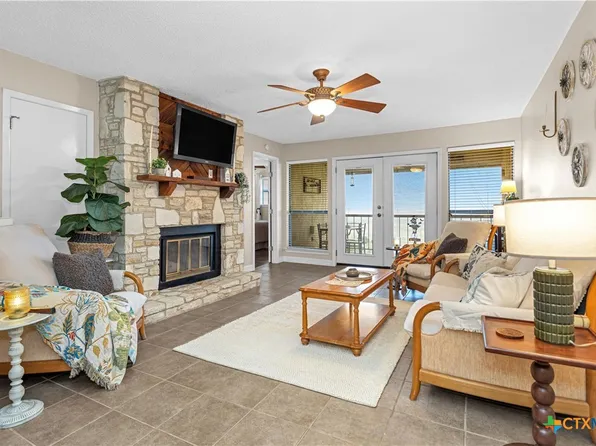 1226 Cougar Dr APT 15, Canyon Lake, TX 78133
