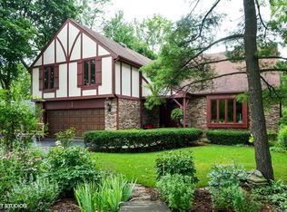 425 S Charles Ave, Naperville, IL 60540