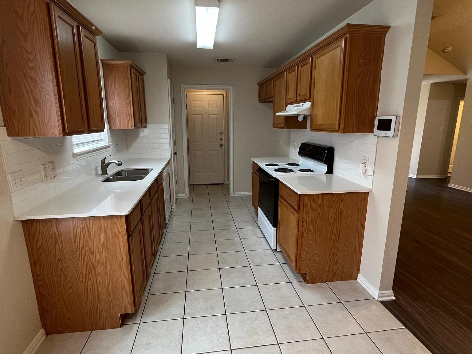 3 bed, 1346 sqft, $1,700 — Photo 2
