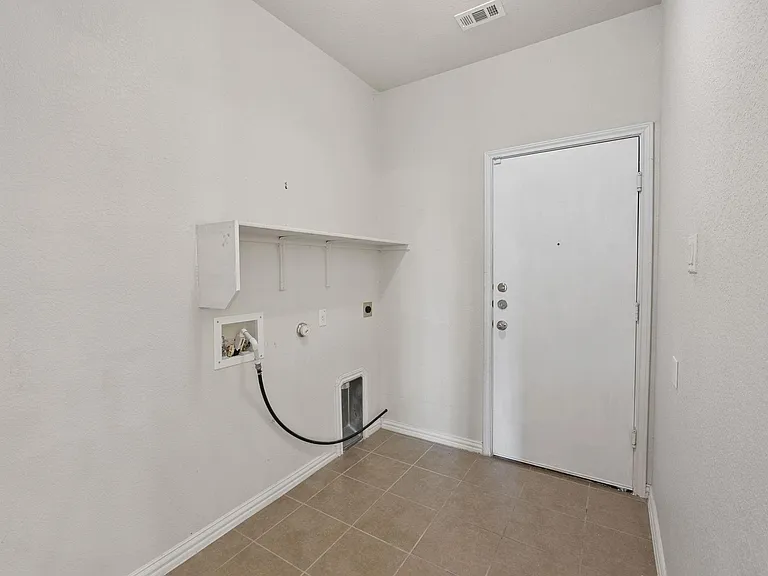 20017 Ploughshores Ln — Photo 24