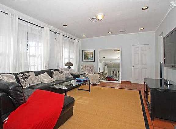 4th image of 4081 Hardie Ave