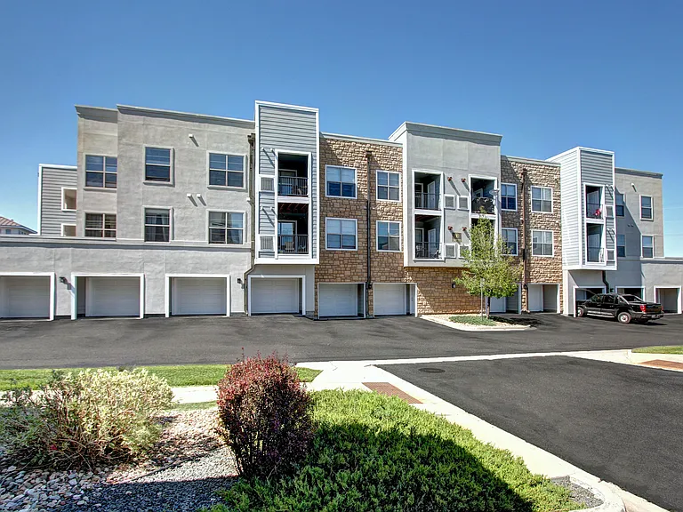 Shadow Ridge At Southlands — Photo 41