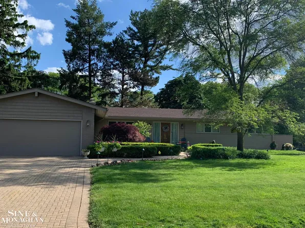 53 Blairmoor Ct, Grosse Pointe Shores, MI 48236