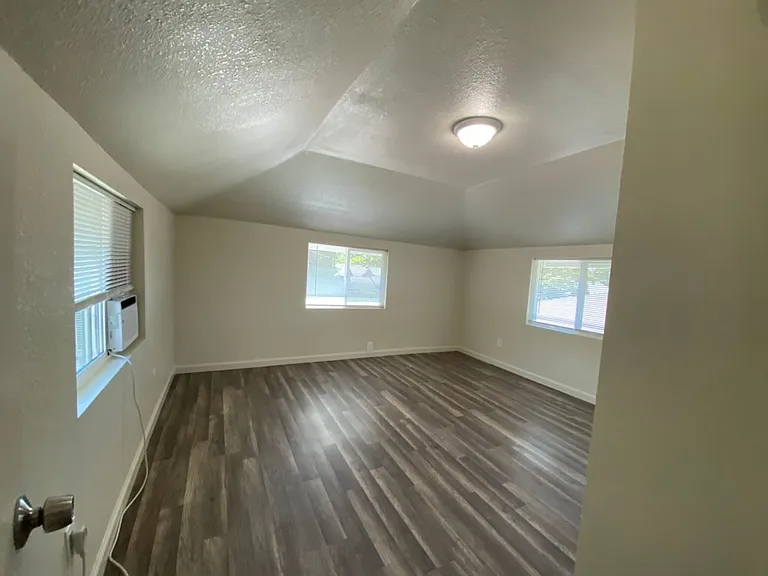 Burney Street Triplex — Photo 13