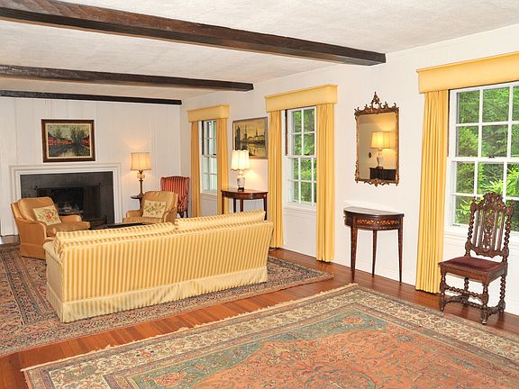 5th image of 41 Spruce Ln S
