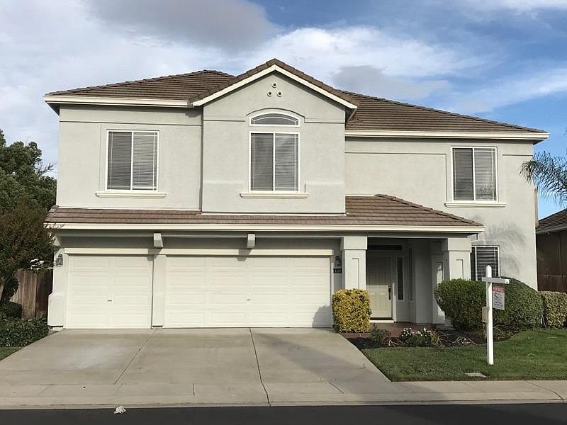 2nd image of 1140 Silver Brook Pl