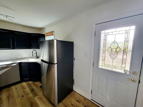 5th image of 1732 Netherfield Ln