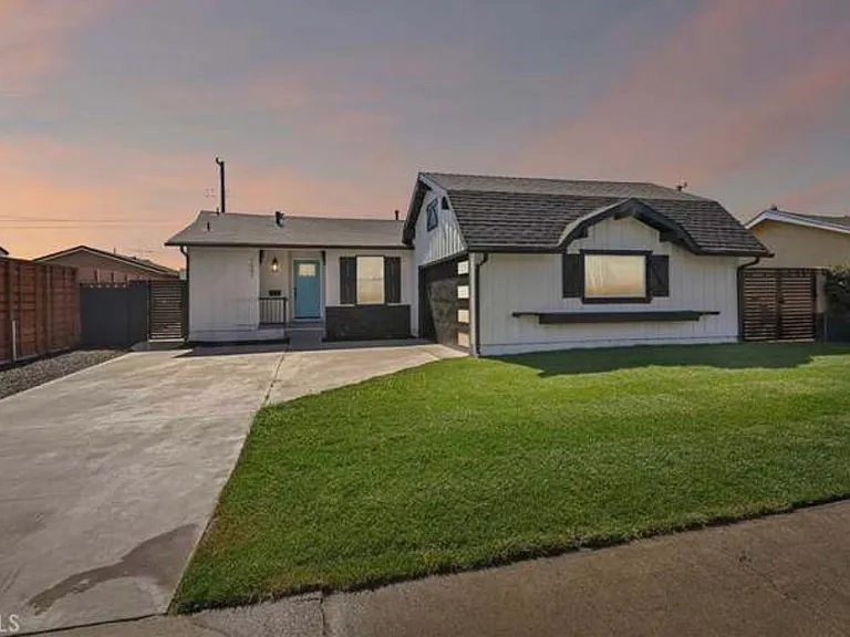 El Caney Dr — Photo 5