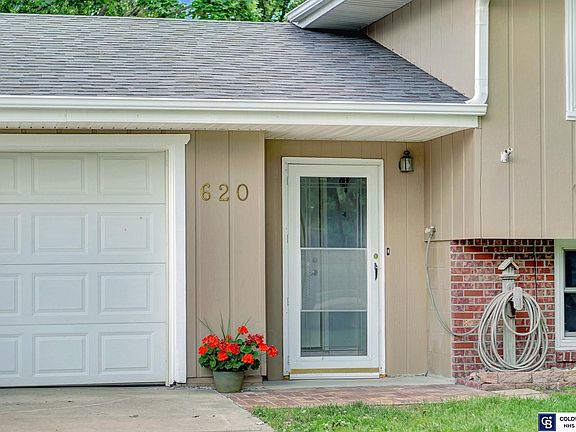 5th image of 620 Douglas Cir