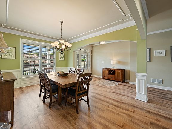 3rd image of 4452 Sandhurst Pl