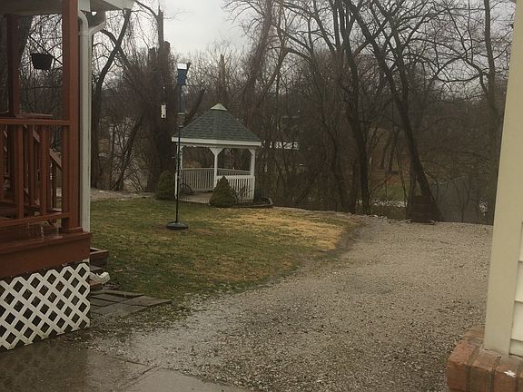 2nd image of 350 McGinnis St
