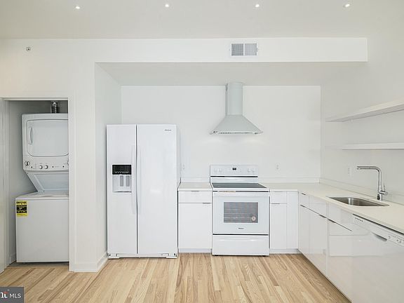 3rd image of 1842 E Harold St #6