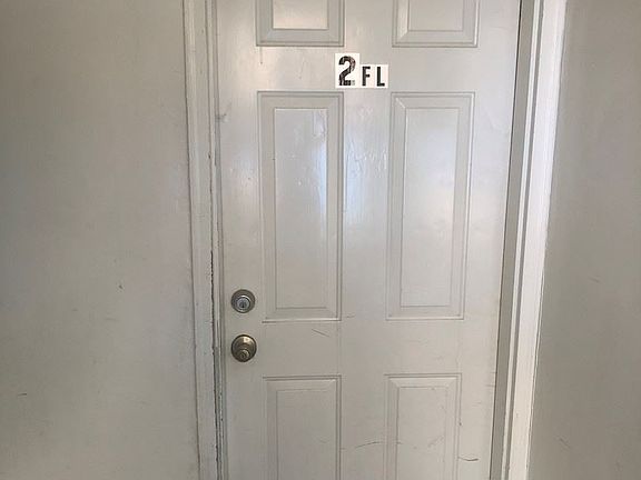 2nd image of 1800 Linn St APT 2