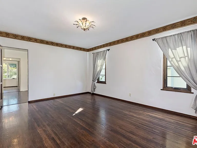 1304 San Vicente Blvd — Photo 11