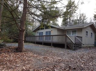 630 Cayuga Dr, Tobyhanna, PA 18466