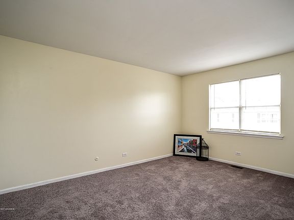 5th image of 322 Westwood Ct