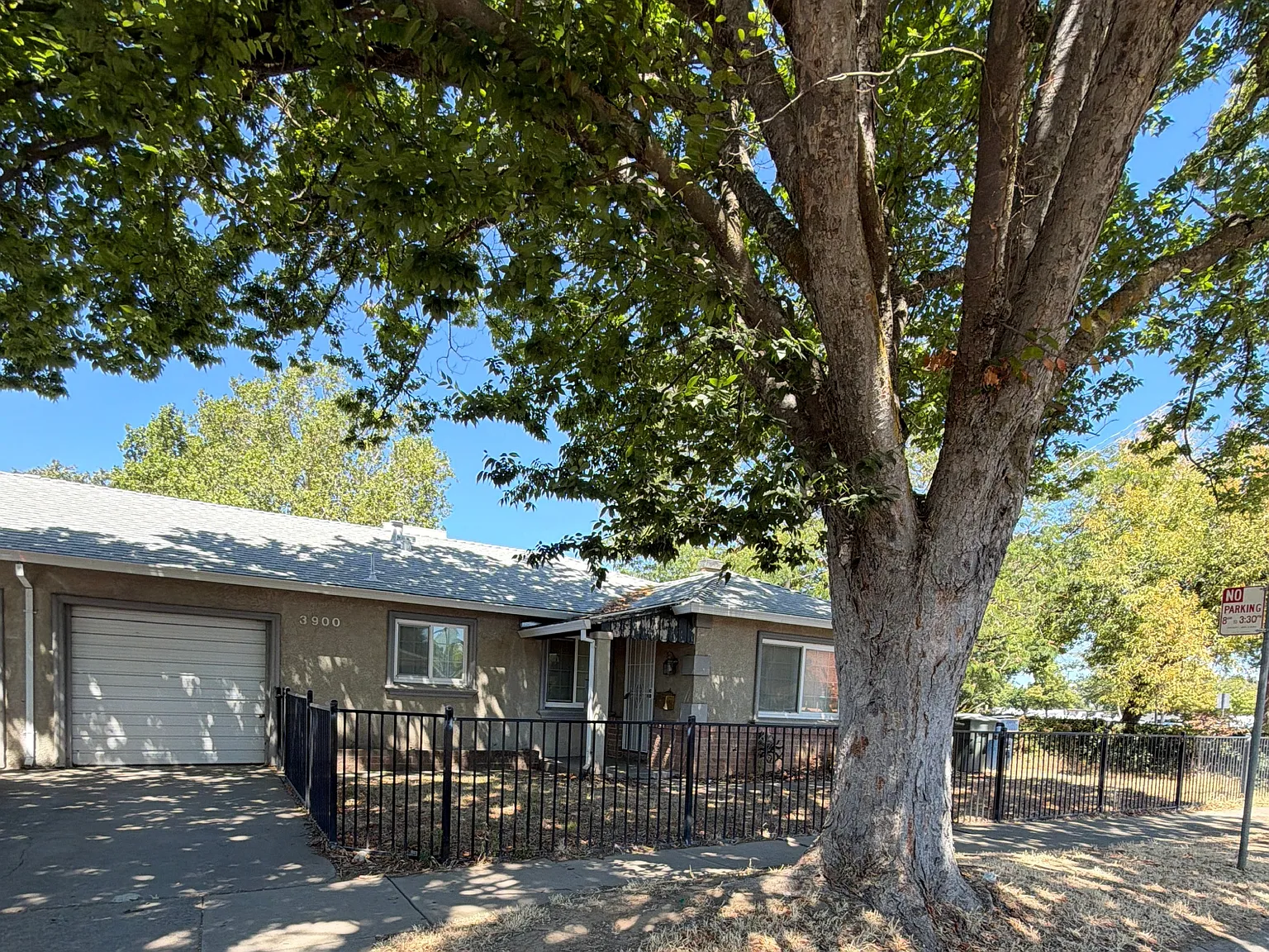 2 bed, 1004 sqft, $1,995 — Photo 1